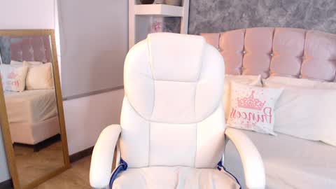 Snapshot of niko_robin chatting on 12-09-24, 07:39 Niko Robin online show from 12-09-24, 07:39