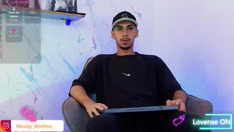 Snapshot of nikolay_dimitrov chatting on 10-23-25, 05:40 online show from 10-23-25, 05:40