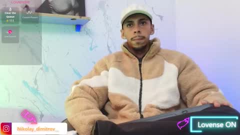 Snapshot of nikolay_dimitrov chatting on 11-19-25, 06:35 online show from 11-19-25, 06:35