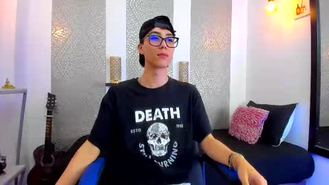    online show from 03-06-25, 07:14