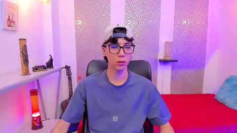    online show from 10-07-25, 04:20