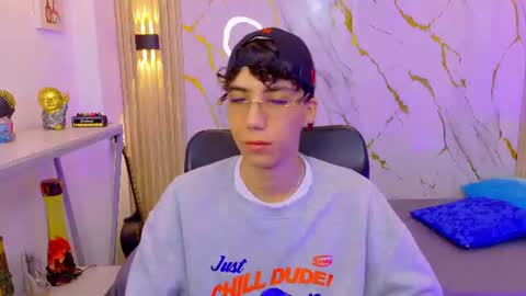 Snapshot of nikolay_gregori chatting on 06-24-26, 04:22 online show from 06-24-26, 04:22
