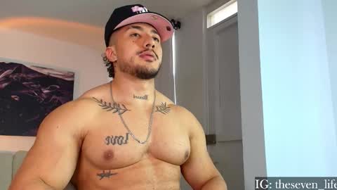 Snapshot of nikolaylisin chatting on 12-19-25, 01:51 Niko online show from 12-19-25, 01:51