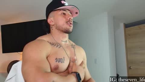 Snapshot of nikolaylisin chatting on 01-09-26, 07:11 Niko online show from 01-09-26, 07:11