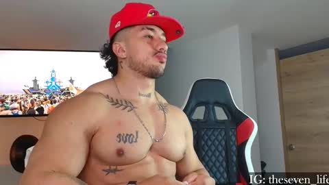 Snapshot of nikolaylisin chatting on 01-10-26, 11:23 Niko online show from 01-10-26, 11:23