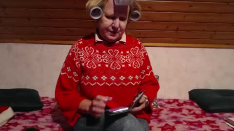 Snapshot of nikole111 chatting on 12-31-24, 05:18 Nikole1 online show from 12-31-24, 05:18