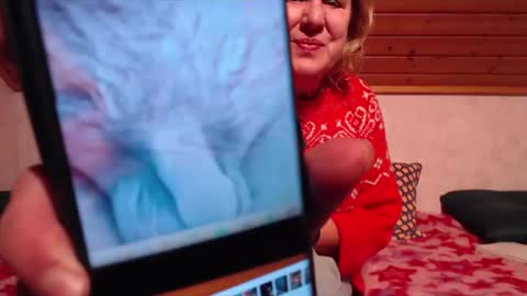 Snapshot of nikole111 chatting on 01-05-25, 04:27 Nikole1 online show from 01-05-25, 04:27