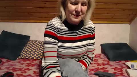 Snapshot of nikole111 chatting on 01-30-25, 04:45 Nikole1 online show from 01-30-25, 04:45