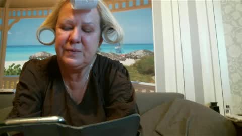 Snapshot of nikole111 chatting on 02-06-25, 09:53 Nikole1 online show from 02-06-25, 09:53