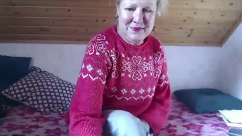Snapshot of nikole111 chatting on 02-18-25, 10:05 Nikole1 online show from 02-18-25, 10:05