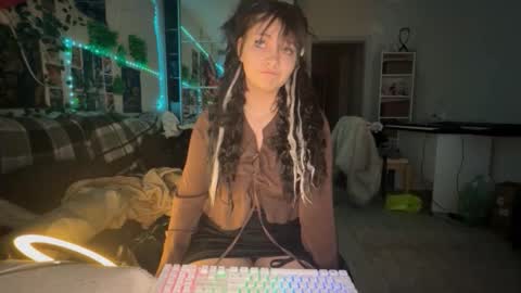 Snapshot of nikoli_naw chatting on 01-08-26, 11:07 nikoli_naw online show from 01-08-26, 11:07