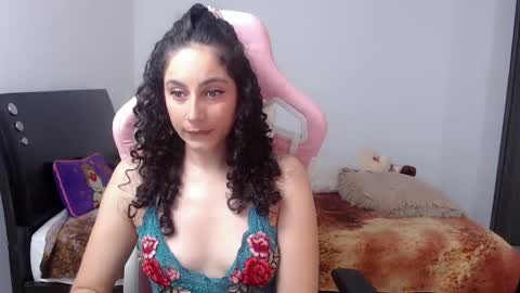 Snapshot of niky_blue chatting on 12-18-24, 01:26 niky_blue online show from 12-18-24, 01:26