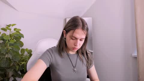 Veronica online show from 01-26-25, 05:45