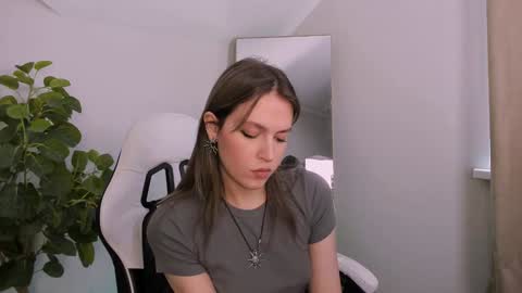 Veronica online show from 01-26-25, 08:57