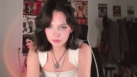 Veronica online show from 10-05-25, 01:59