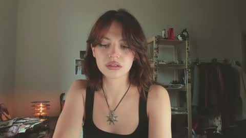 Snapshot of niky_jess chatting on 05-20-26, 10:54 Veronica online show from 05-20-26, 10:54