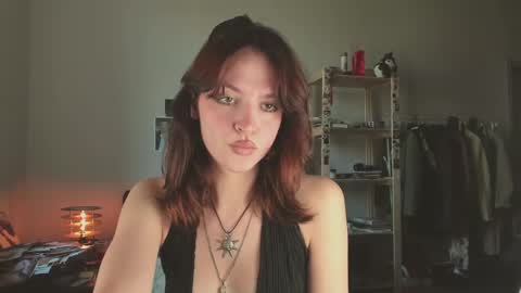 Snapshot of niky_jess chatting on 05-23-26, 01:37 Veronica online show from 05-23-26, 01:37