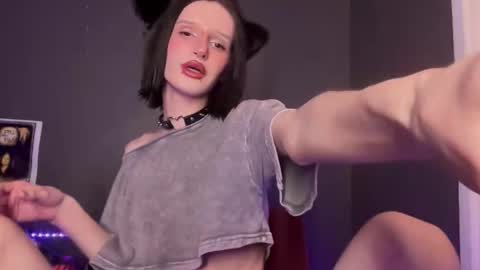 Snapshot of niky_long chatting on 04-28-26, 01:04 Niky online show from 04-28-26, 01:04
