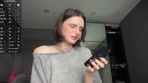 Snapshot of niky_long chatting on 06-25-26, 01:15 Niky online show from 06-25-26, 01:15