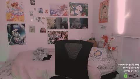 Snapshot of nikylaine chatting on 12-17-25, 02:34 Nikylaine online show from 12-17-25, 02:34