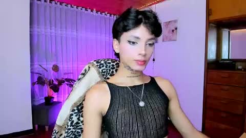Snapshot of nilam217 chatting on 05-13-26, 10:17 Nilam online show from 05-13-26, 10:17