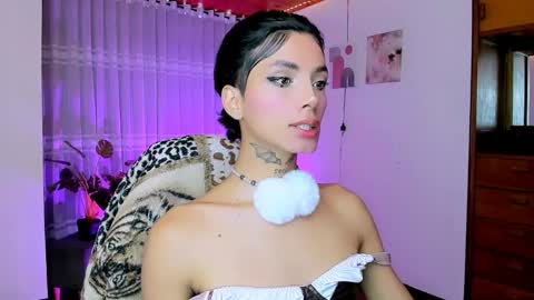 Snapshot of nilam217 chatting on 05-19-26, 10:05 Nilam online show from 05-19-26, 10:05
