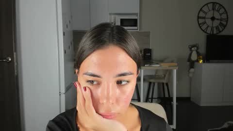 Bella online show from 10-24-25, 11:34