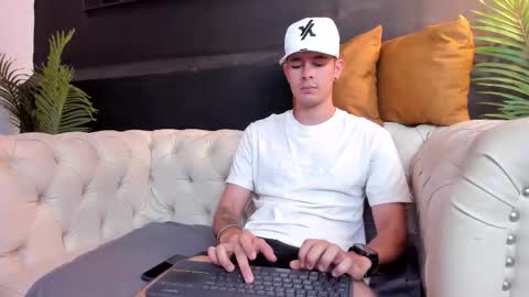 Nils online show from 10-08-25, 05:05