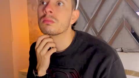 Nils online show from 11-18-25, 04:39