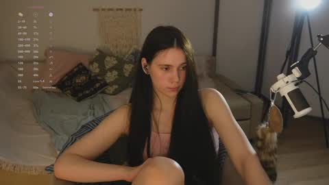 Snapshot of nimfaheart chatting on 05-16-26, 08:07 Jennet online show from 05-16-26, 08:07