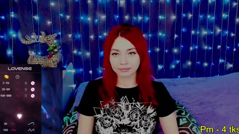Snapshot of nimfeya chatting on 12-31-24, 10:26 Nimfeya online show from 12-31-24, 10:26