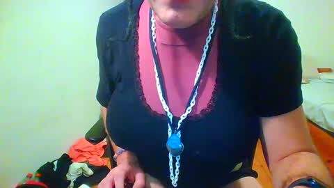 Snapshot of nina8383 chatting on 01-07-26, 11:40 nina8383 online show from 01-07-26, 11:40