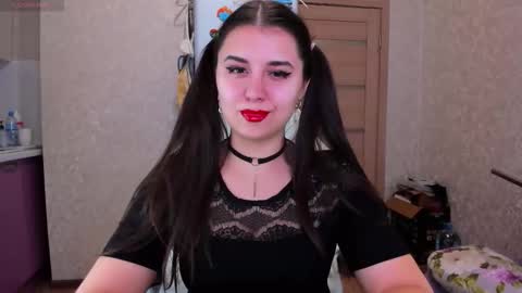 Snapshot of nina__si chatting on 09-19-25, 04:18 Nina online show from 09-19-25, 04:18