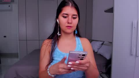 Snapshot of nina__si chatting on 03-27-26, 01:44 Nina online show from 03-27-26, 01:44