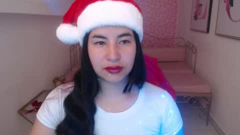 Snapshot of nina_harpper_ chatting on 12-22-25, 01:19 Nina online show from 12-22-25, 01:19