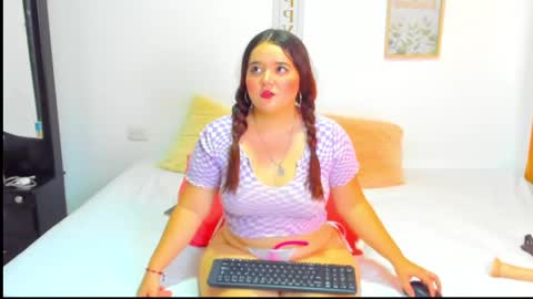 nina_martinez1 online show from 02-07-25, 07:49