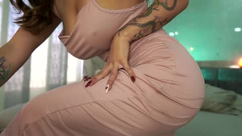 Snapshot of nina_mon chatting on 12-11-24, 05:15 Angie online show from 12-11-24, 05:15