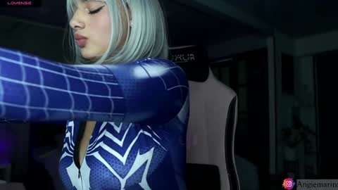 Snapshot of nina_mon chatting on 03-08-25, 04:01 Angie online show from 03-08-25, 04:01