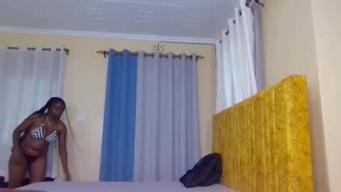 Snapshot of nina_ray1 chatting on 10-17-25, 07:11 Nina online show from 10-17-25, 07:11