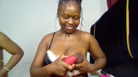 Snapshot of nina_ray1 chatting on 11-25-25, 01:16 Nina online show from 11-25-25, 01:16