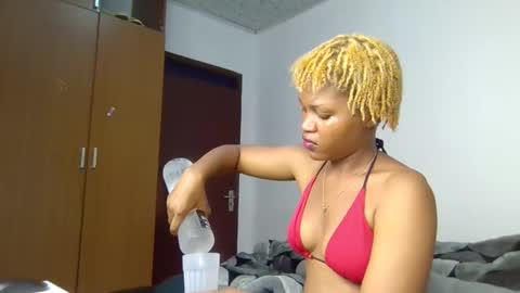 Snapshot of nina_ray1 chatting on 12-15-25, 12:15 Nina online show from 12-15-25, 12:15