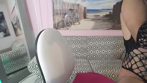 Nina online show from 10-30-25, 12:28