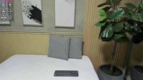 NINA online show from 09-26-25, 11:58