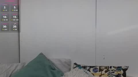 Ninaa fox online show from 12-01-25, 04:23