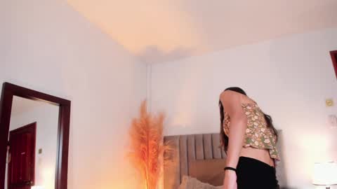 Nina online show from 12-21-24, 06:23