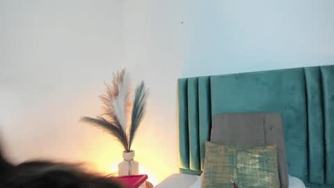 Nina online show from 01-31-25, 06:14