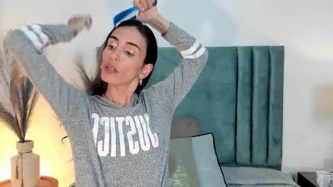 Nina online show from 02-07-25, 11:55