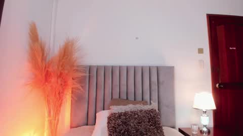 Nina online show from 02-18-25, 06:37