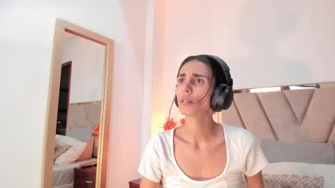 Nina online show from 10-06-25, 06:27