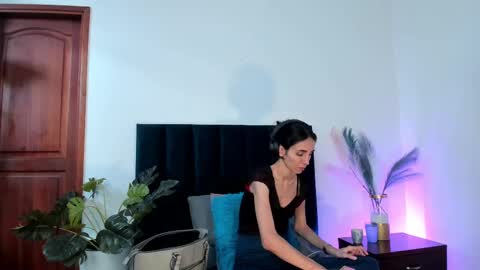 Nina online show from 10-10-25, 06:51